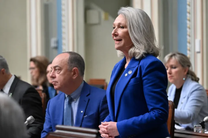 La ministre de la Santé, Sonia Bélanger