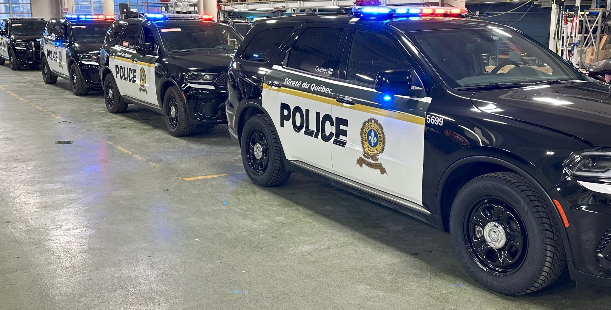 Photo de voitures de police de la Sûreté du Québec
