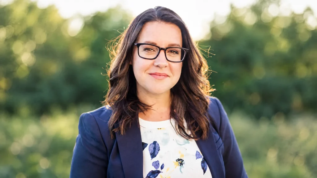 Portrait de Julie Dufour politicienne québécoise